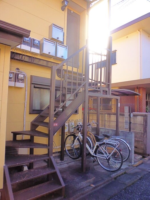 物件外観写真4　(駐輪場)