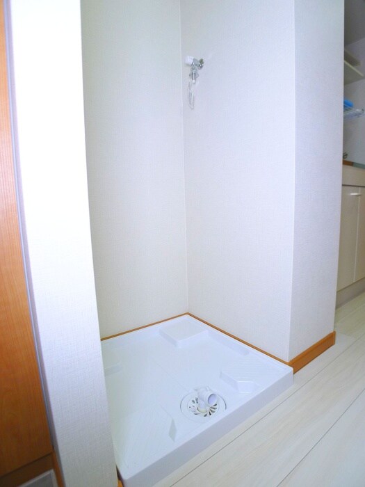 物件内観写真15　(洗濯機置場)