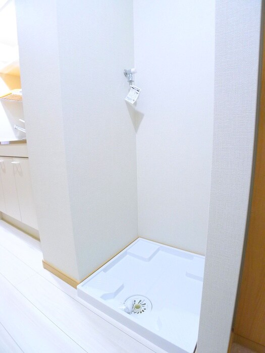 物件内観写真15　(洗濯機置場)