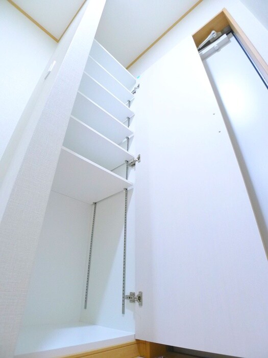 物件内観写真18　(靴箱)