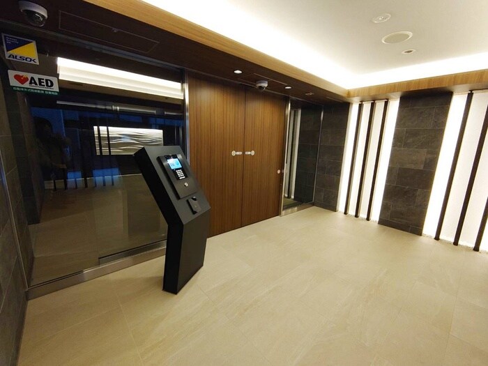 物件外観写真3　(エントランス部分)