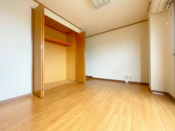 物件内観写真4　(居室)