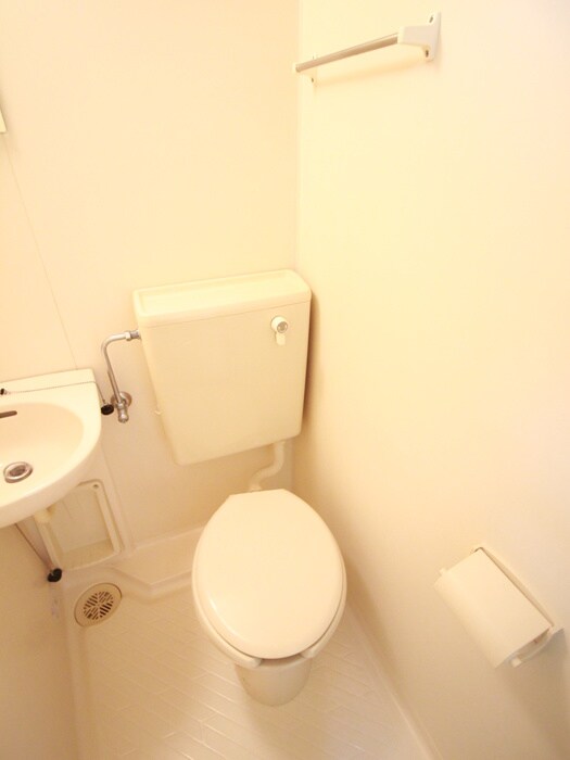 物件内観写真8　(トイレ)