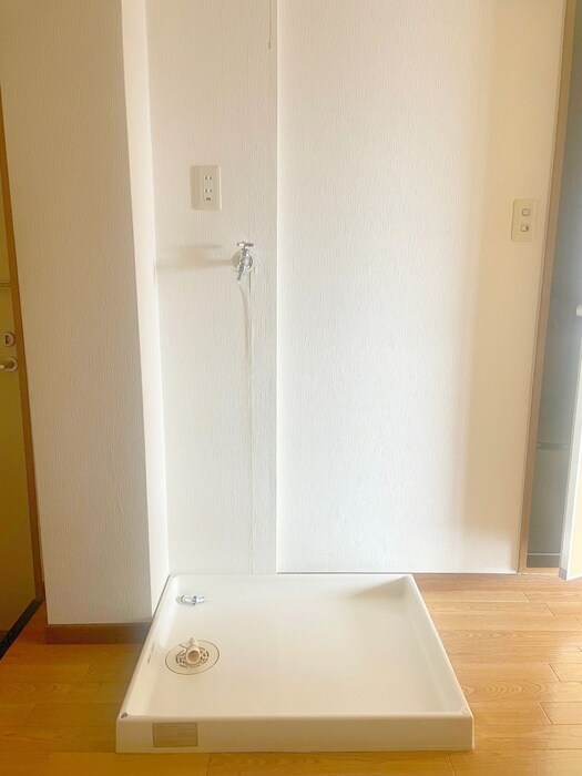 物件内観写真13　(洗濯機置場)