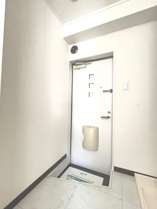 物件内観写真14　(玄関)