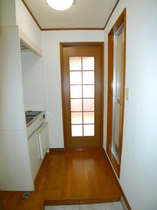 物件内観写真6　(玄関)