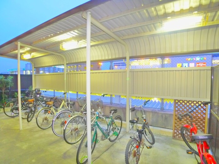 物件外観写真6　(駐輪場)