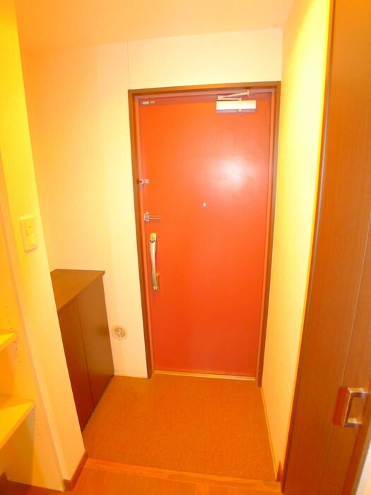 物件内観写真16　(玄関)