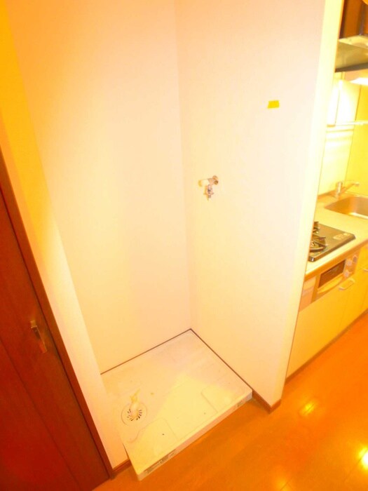 物件内観写真17　(洗濯機置場)