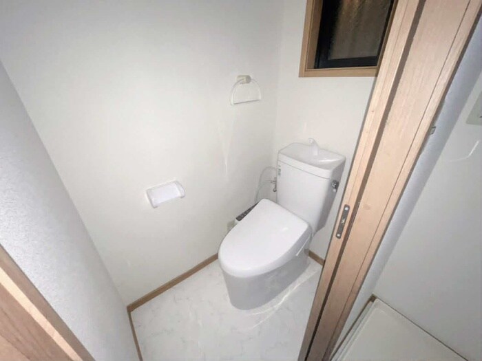 物件内観写真14　(トイレ)