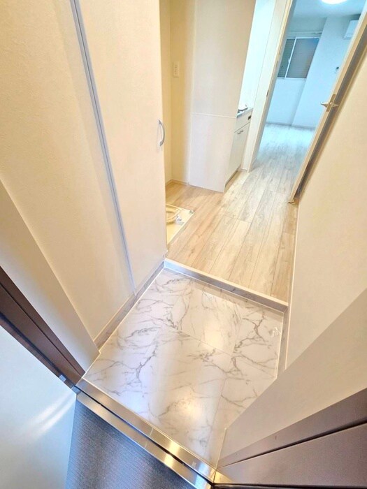 物件内観写真22　(玄関)