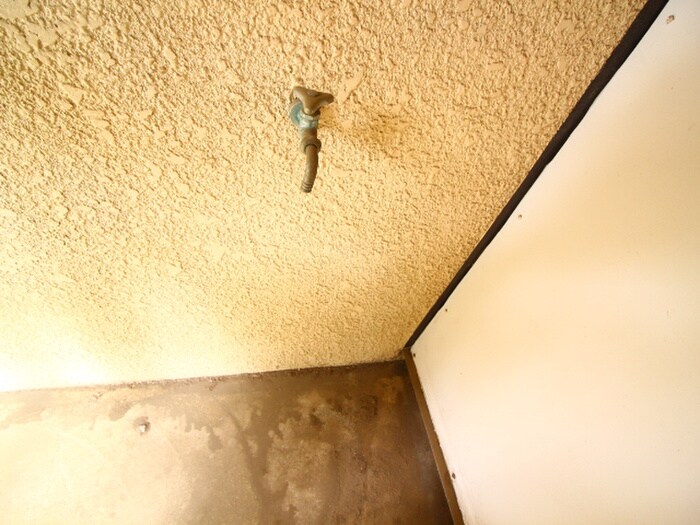 物件内観写真14　(洗濯機置場)