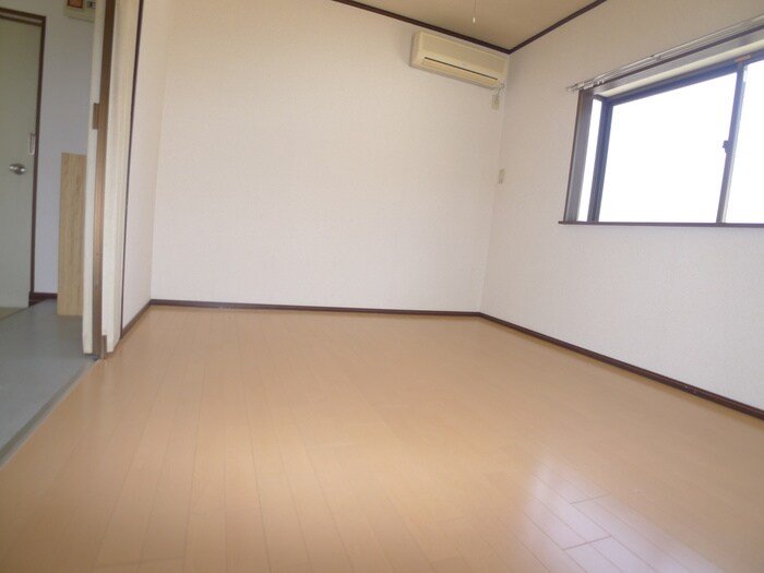 物件内観写真10　(居室)