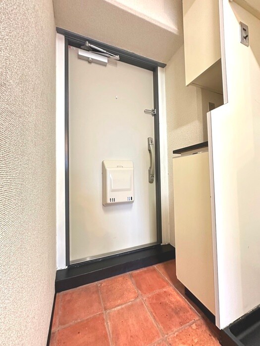 物件内観写真17　(玄関)