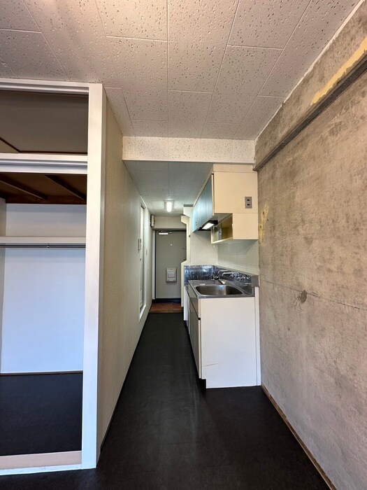 物件内観写真18　(廊下)