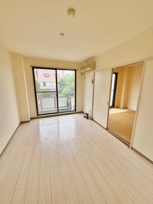 物件内観写真4　(居室)