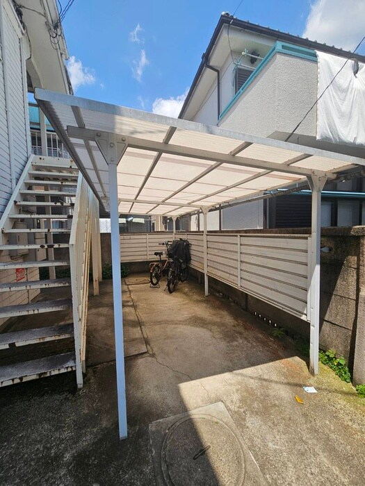 物件外観写真4　(駐輪場)