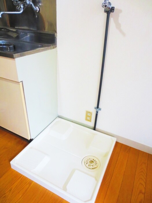 物件内観写真15　(洗濯機置場)