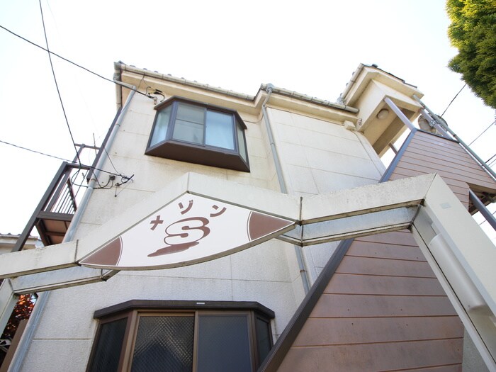 物件外観写真5　(エントランス部分)