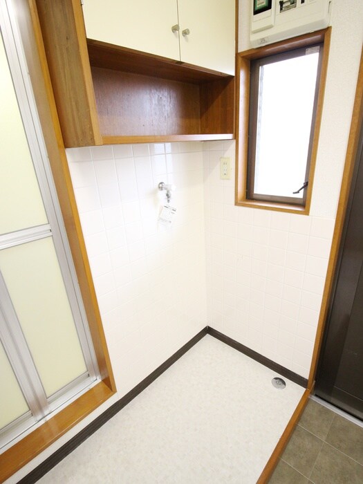 物件内観写真14　(洗濯機置場)