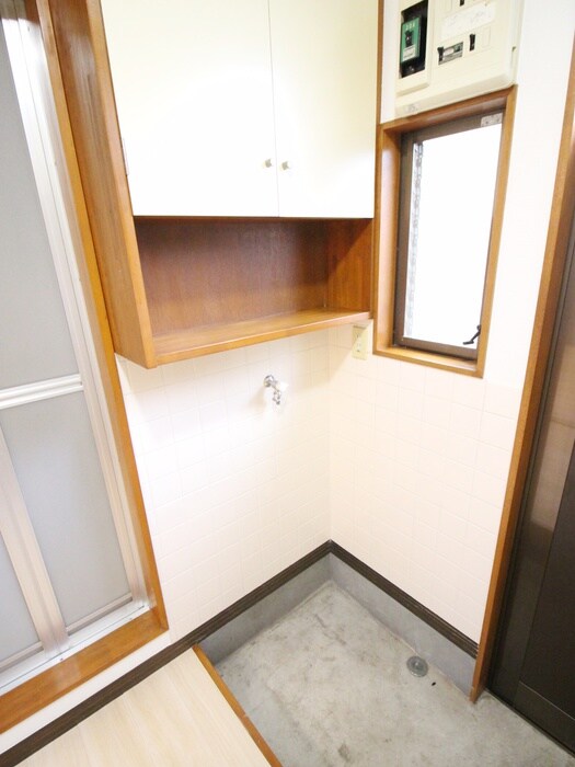 物件内観写真15　(洗濯機置場)