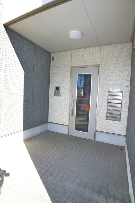物件外観写真5　(エントランス部分)