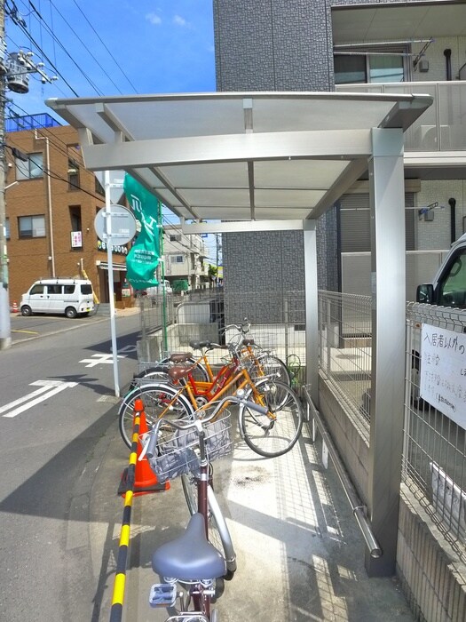 物件外観写真6　(駐輪場)