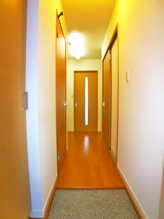 物件内観写真11　(玄関)