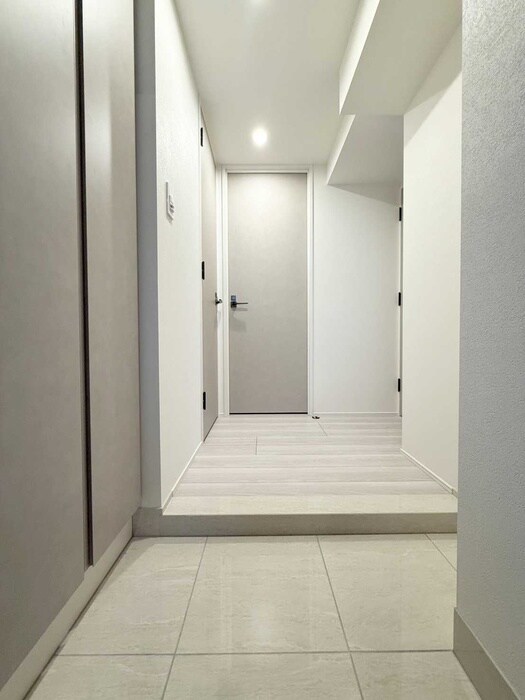 物件内観写真7　(玄関)