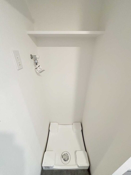 物件内観写真12　(洗濯機置場)