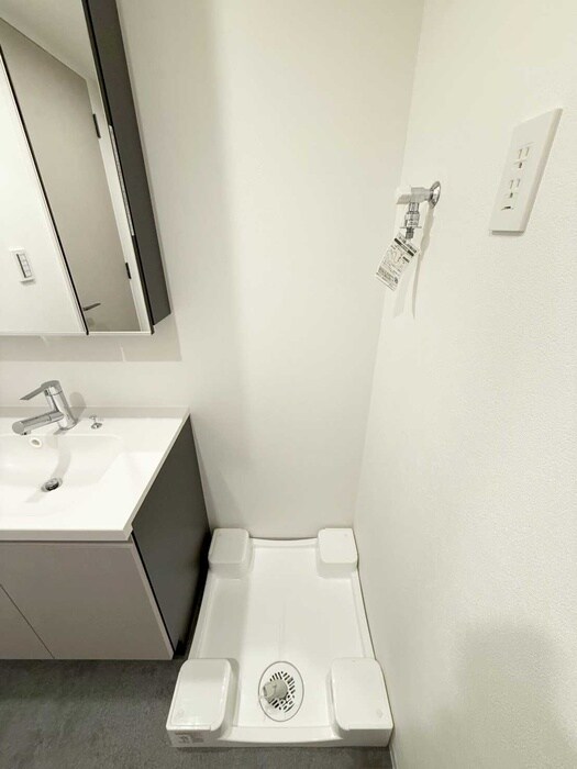 物件内観写真12　(洗濯機置場)