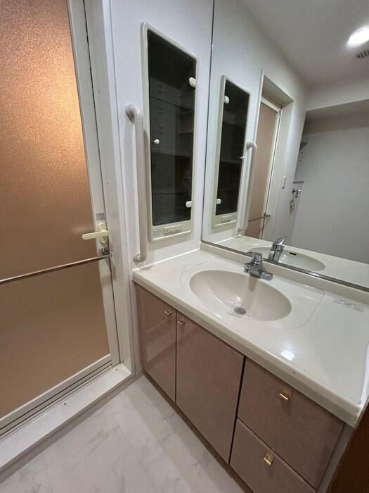 物件内観写真7　(洗面)