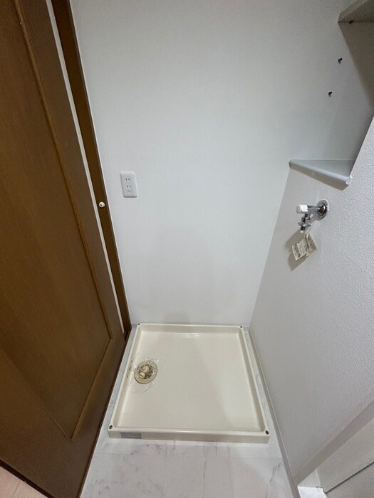 物件内観写真14　(洗濯機置場)