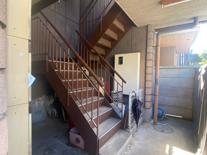 物件外観写真2　(エントランス部分)