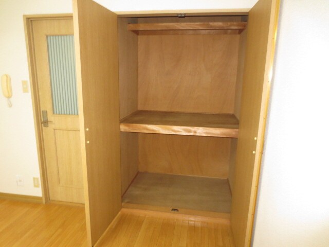 物件内観写真10　(収納)
