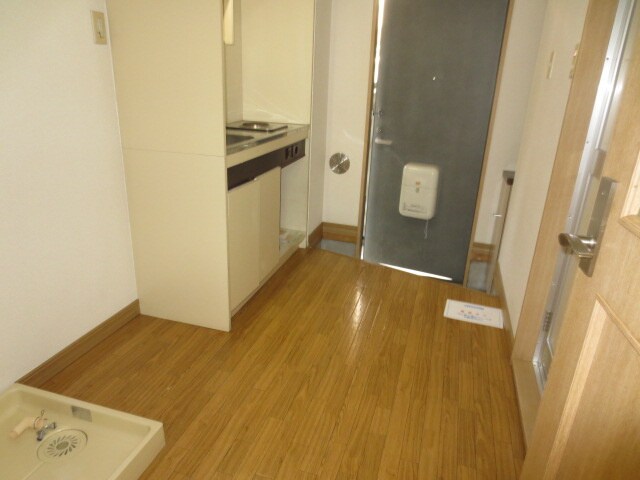 物件内観写真14　(廊下)