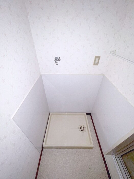 物件内観写真12　(洗濯機置場)