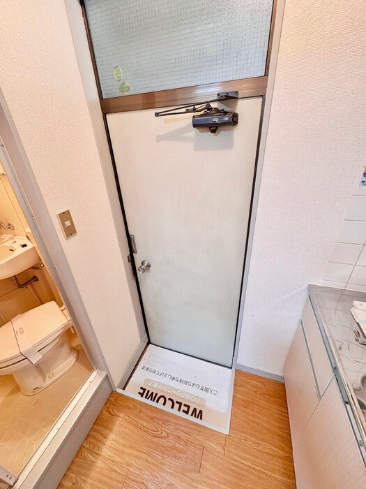物件内観写真16　(玄関)