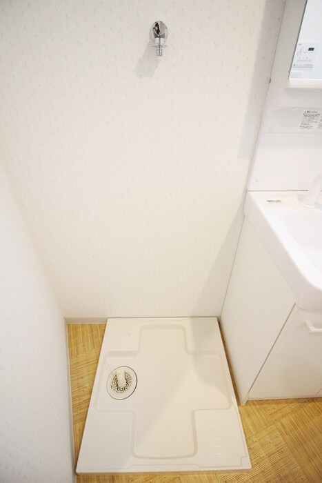 物件内観写真14　(洗濯機置場)