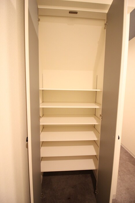 物件内観写真15　(靴箱)