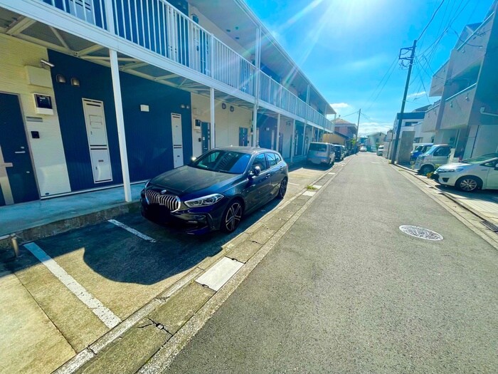 物件外観写真4　(駐車場)