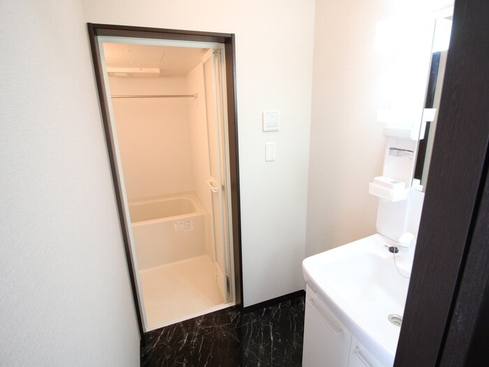 物件内観写真21　(廊下)