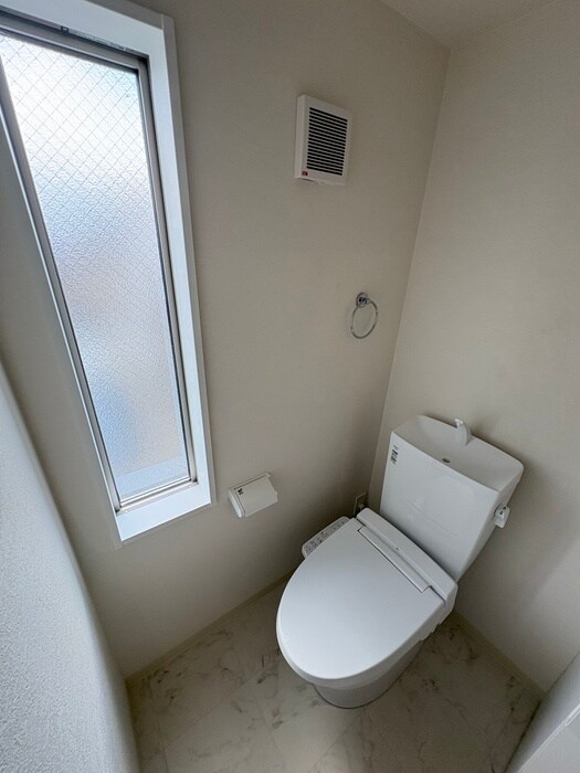 物件内観写真12　(トイレ)