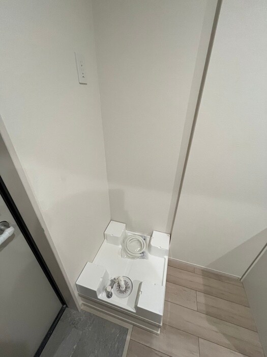 物件内観写真15　(洗濯機置場)