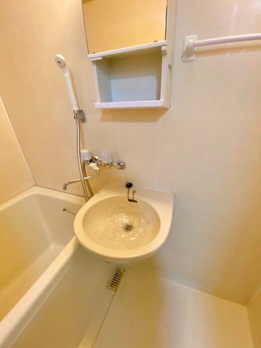 物件内観写真7　(洗面)