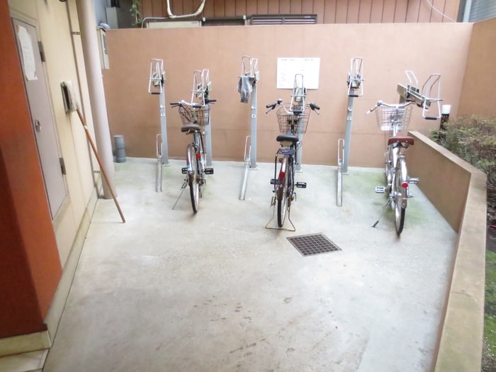 物件外観写真3　(駐輪場)