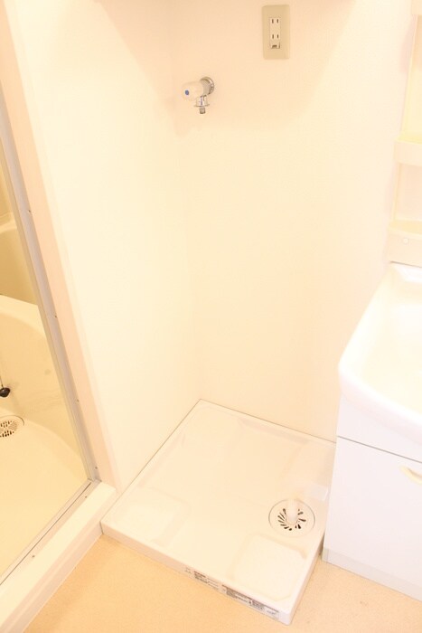物件内観写真11　(洗濯機置場)