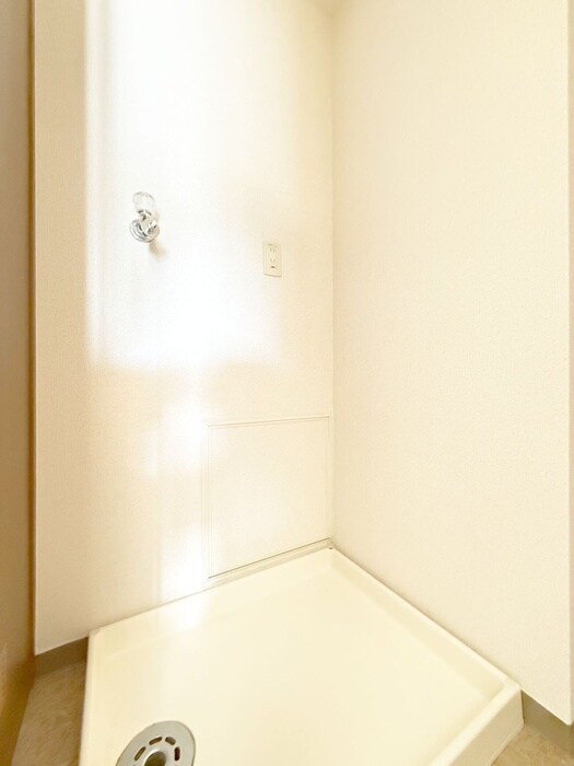 物件内観写真15　(洗濯機置場)