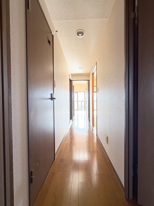 物件内観写真16　(廊下)