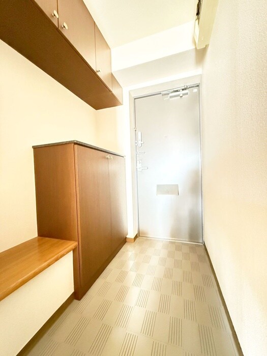 物件内観写真17　(玄関)